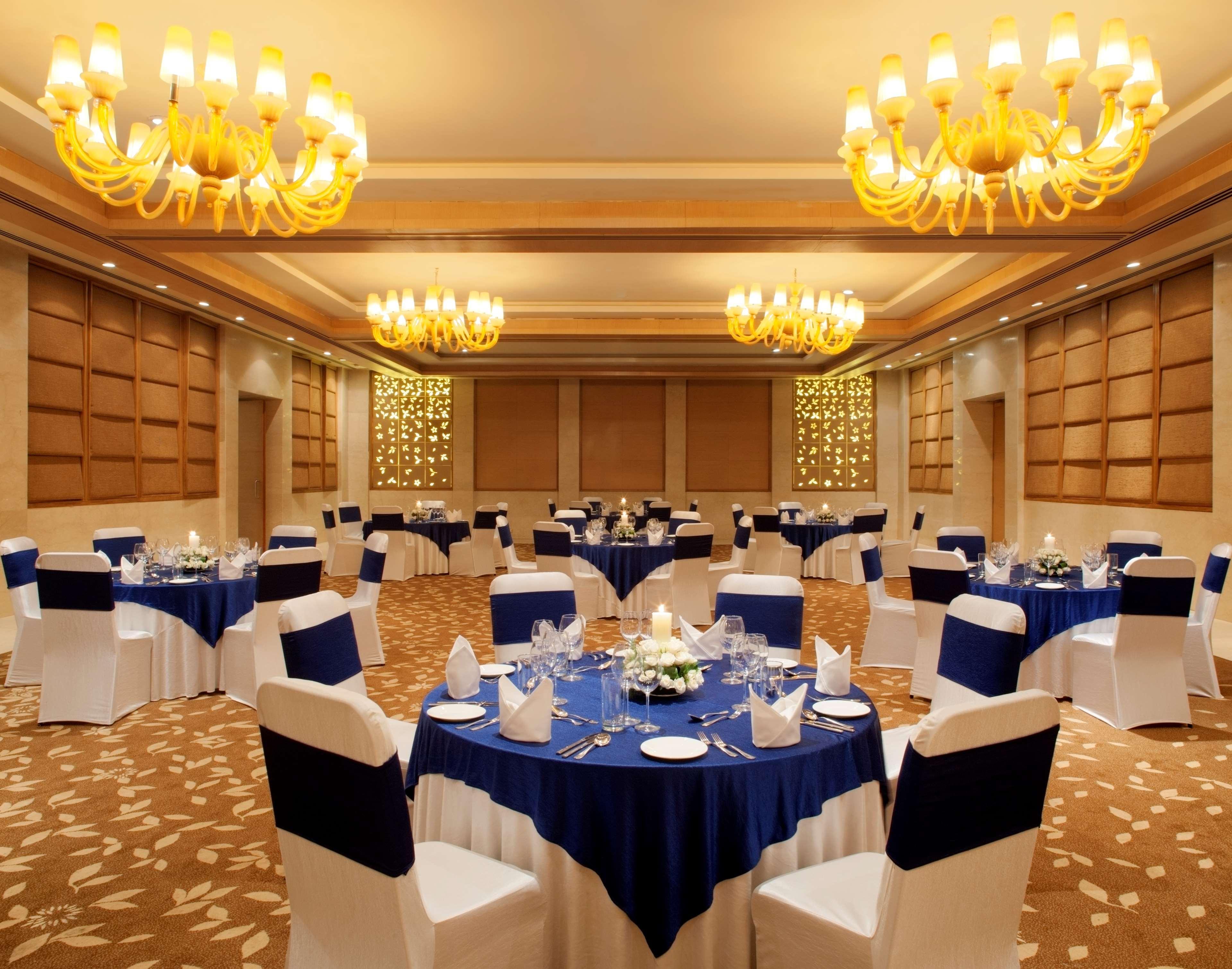 Radisson Blu Hotel New Delhi Dwarka Restaurant bilde The Imperial Ball Room