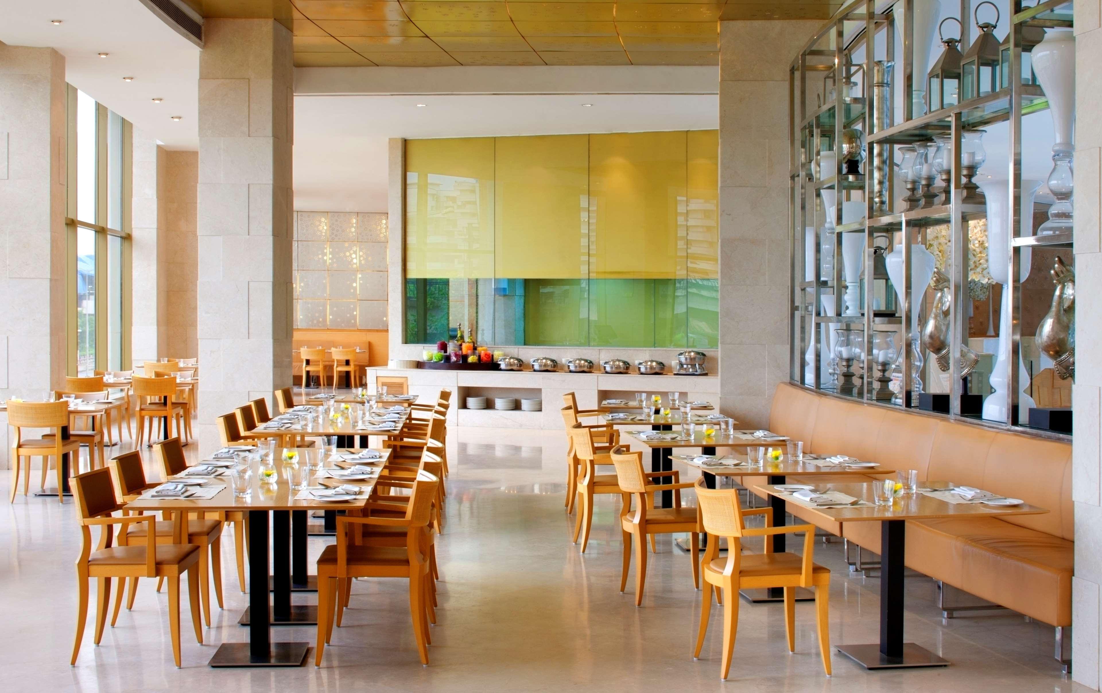 Radisson Blu Hotel New Delhi Dwarka Restaurant bilde The Park, Hyderabad