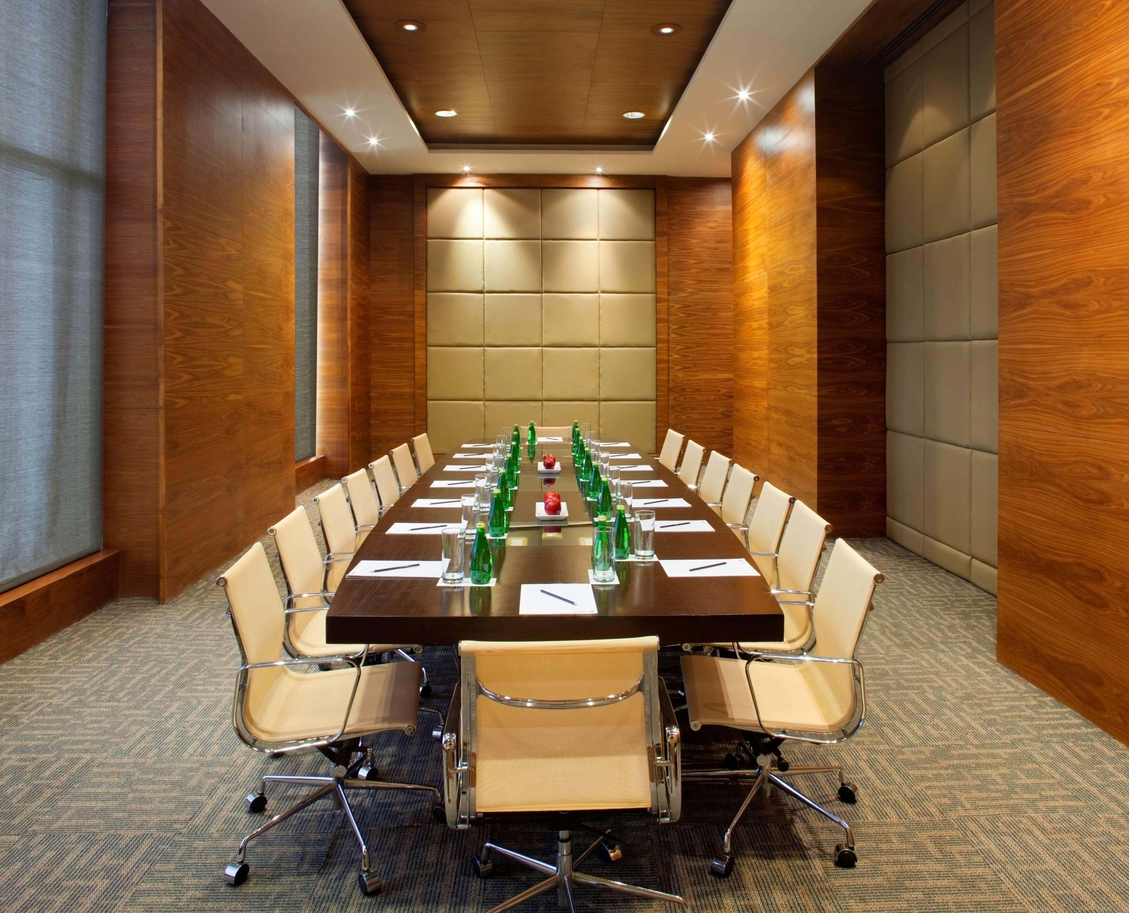 Radisson Blu Hotel New Delhi Dwarka Eksteriør bilde Meeting room