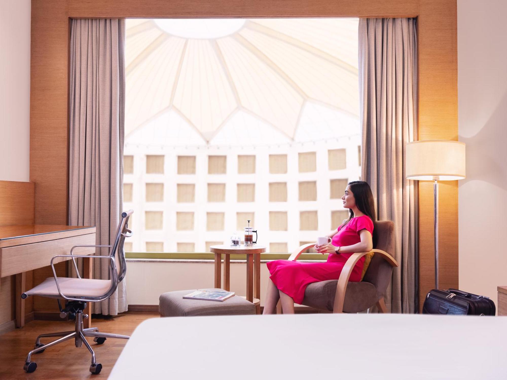 Radisson Blu Hotel New Delhi Dwarka Eksteriør bilde A room at the hotel