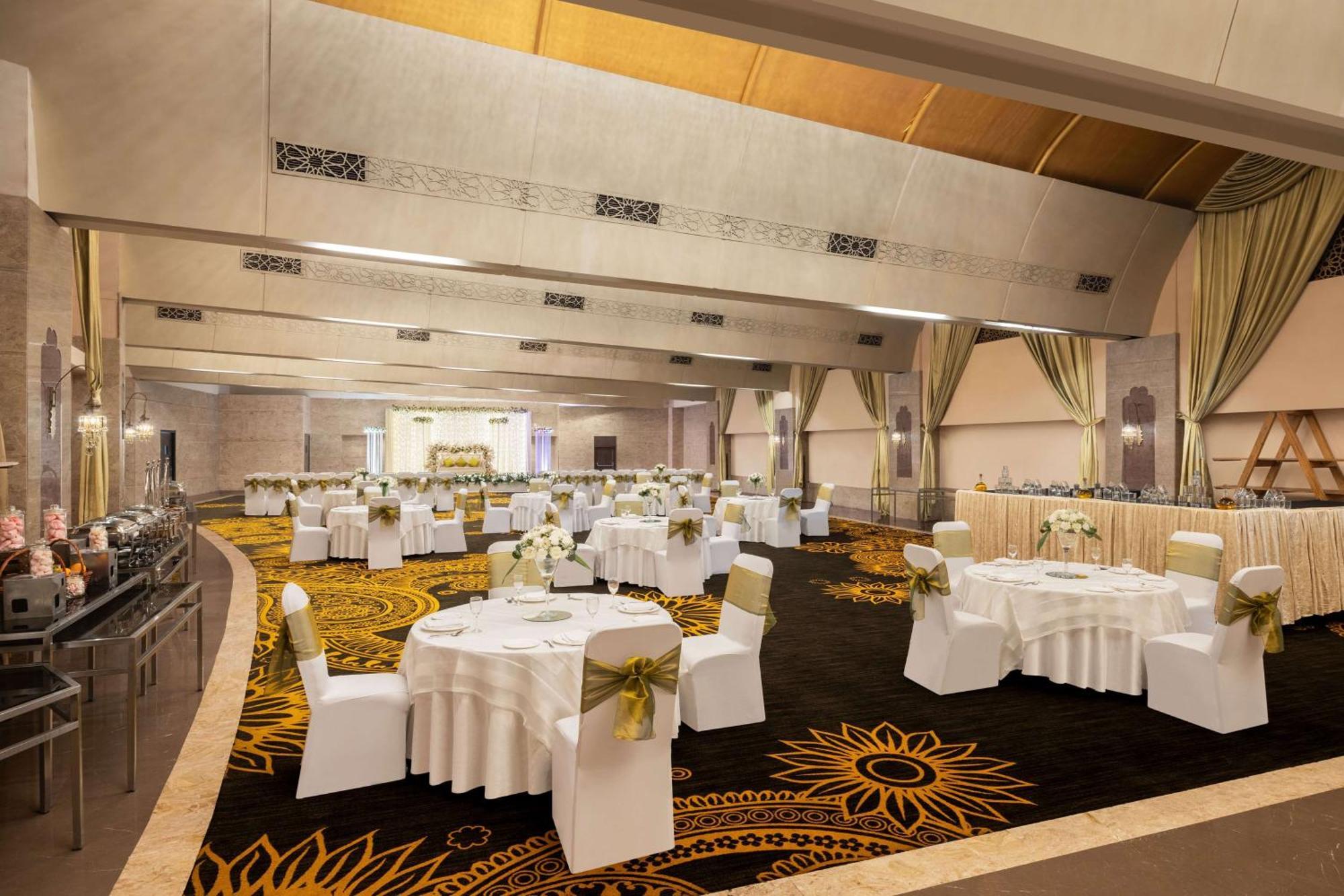 Radisson Blu Hotel New Delhi Dwarka Eksteriør bilde The Grand Ballroom