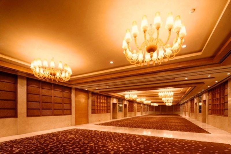 Radisson Blu Hotel New Delhi Dwarka Interiør bilde The Grand Ballroom