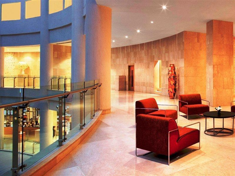 Radisson Blu Hotel New Delhi Dwarka Eksteriør bilde Lobby