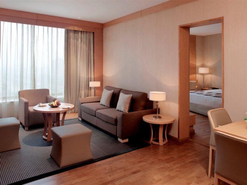 Radisson Blu Hotel New Delhi Dwarka Eksteriør bilde Suite